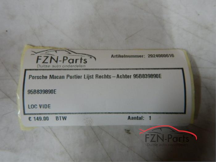 Porsche Macan 95B Sierlijst portier ongespoten