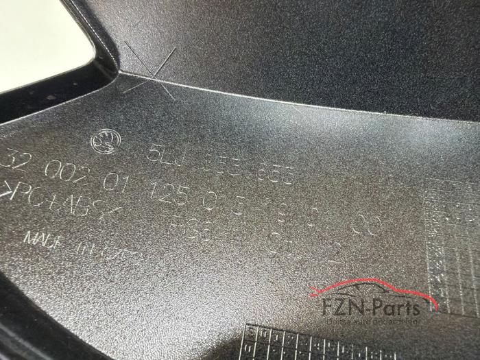 Skoda Octavia 5E Facelift grille onderlijst met camera uitsparing