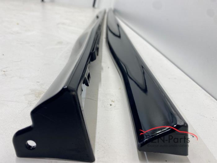 VW Golf 8 R-Line Sideskirt set links rechts