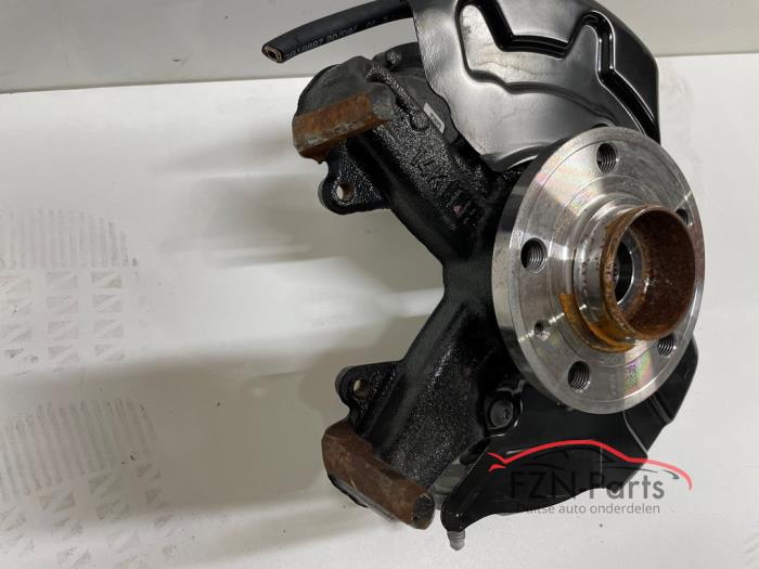 VW Polo 2G Fusee Links-voor