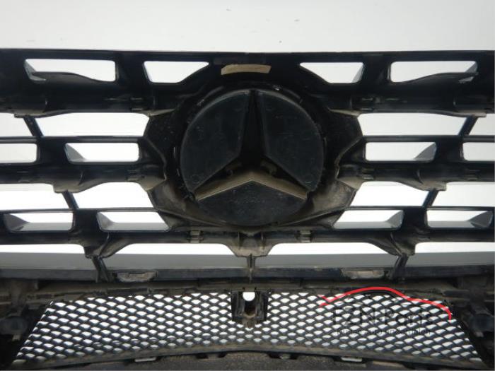 Mercedes Benz W166 ML - Klasse AMG - Line Voorbumper 6PDC KLS 9197