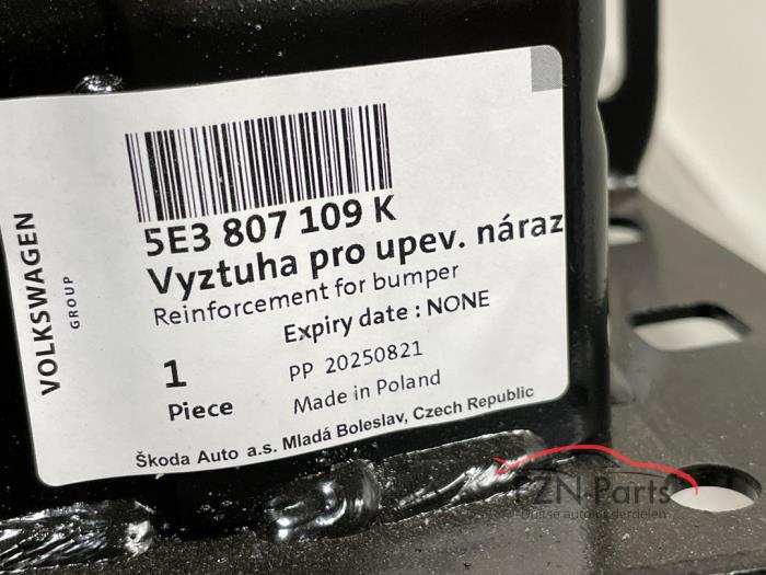 Skoda Octavia 4 bumperbalk voorzijde