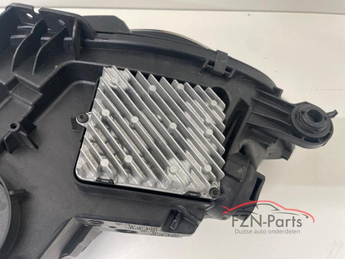 Audi A4 8W Facelift Koplamp VOLLED Rechts