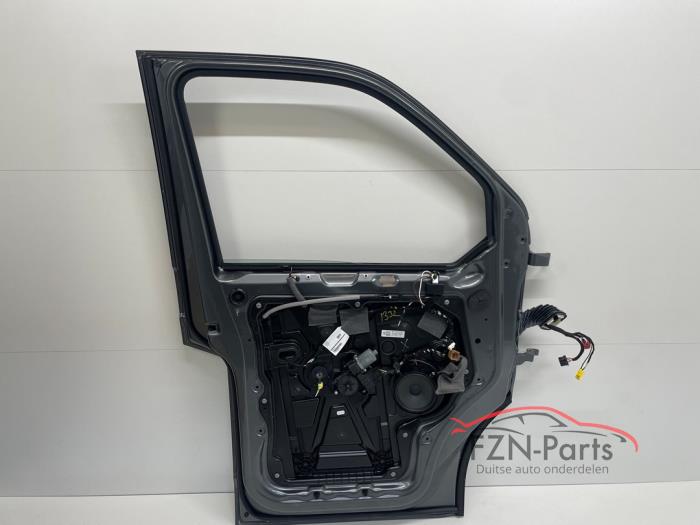 VW Transporter T6 California Portier Links