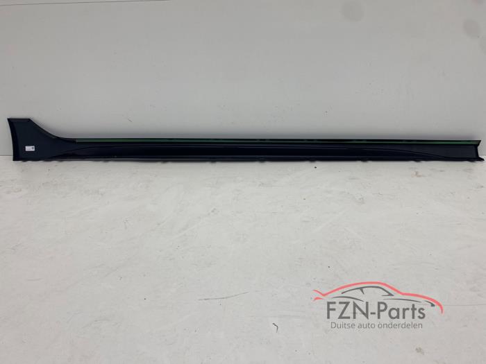 VW Golf 8 R 5H Sideskirt links met houder Zwart