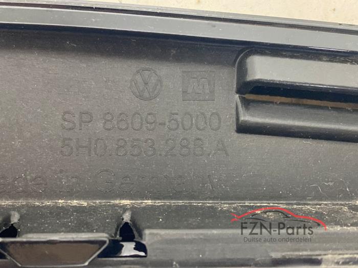 VW Golf 8 R-Line Sideskirt Rechts met houder