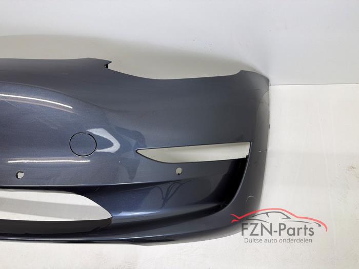 Tesla model 3 Voorbumper 6PDC Grijs
