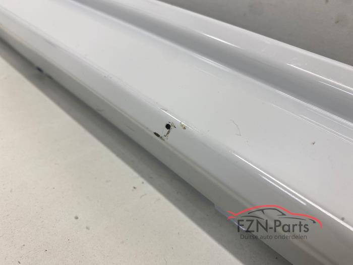 VW Golf 8 R 5H Sideskirt links Wit