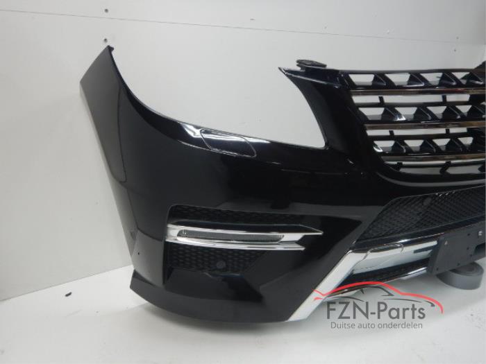 Mercedes Benz W166 ML - Klasse AMG - Line Voorbumper 6PDC KLS 9197