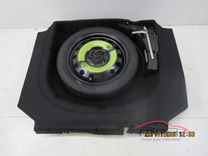 VW Golf 7 17 Inch thuiskomer + Inleg + Gereedschap Krik