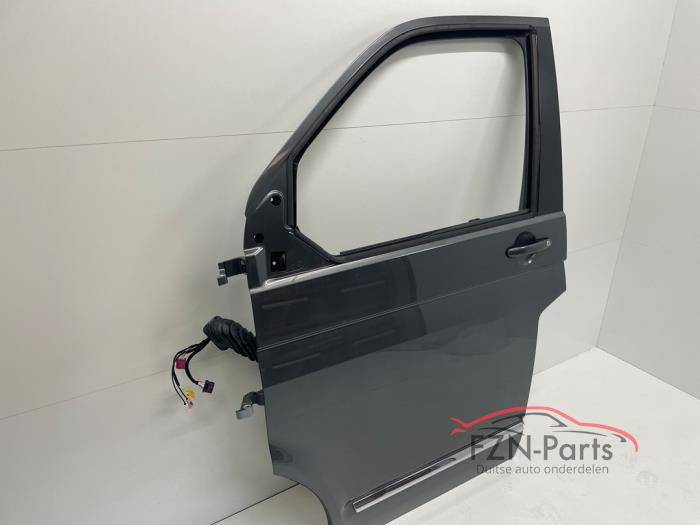 VW Transporter T6 California Portier Links