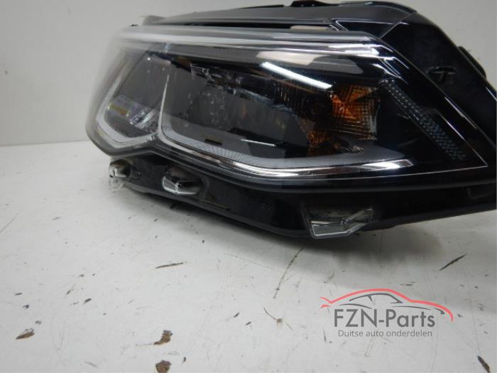 VW Golf 8 5H1 Koplamp LED Rechts