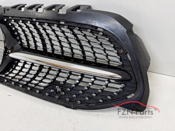 Mercedes-Benz A-Klasse W177 Diamond Grille Camera