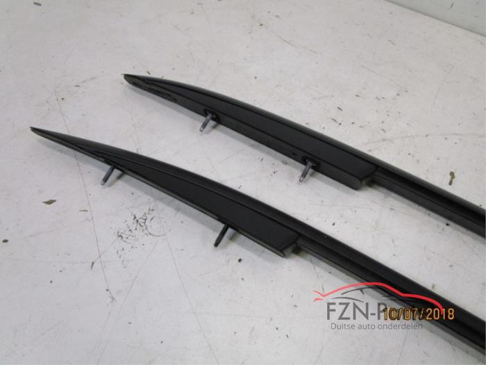 VW Tiguan 5N0 Dak rails dragers mat zwart set links rechts