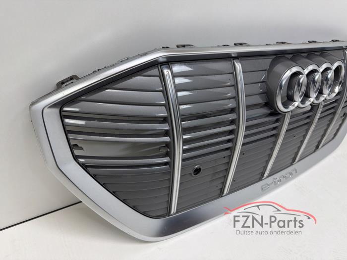 Audi E-Tron 4KE Grille Grijs