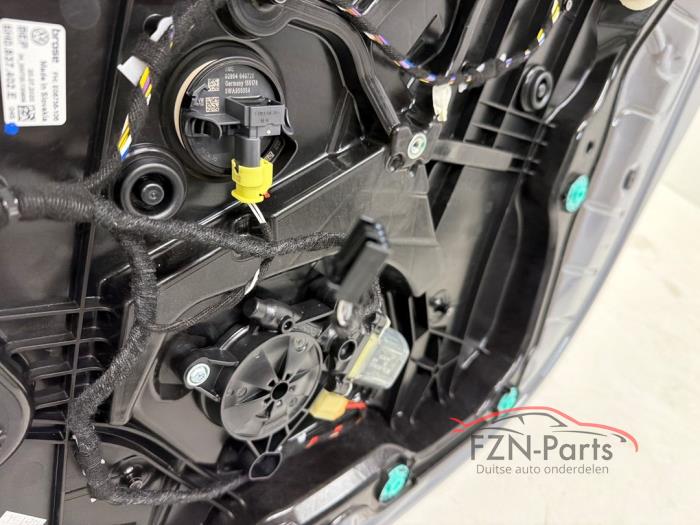 VW Golf 8 5H Portier rechts-voor LA7C Moonstone grey