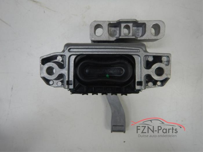 VW Golf 8 Motorsteun