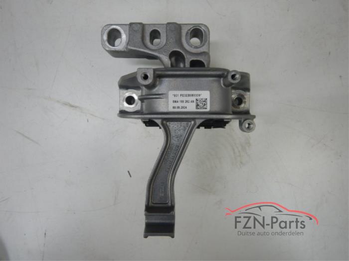 VW Golf 8 Motorsteun