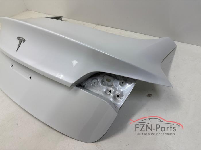 Tesla Model 3 Achterklep