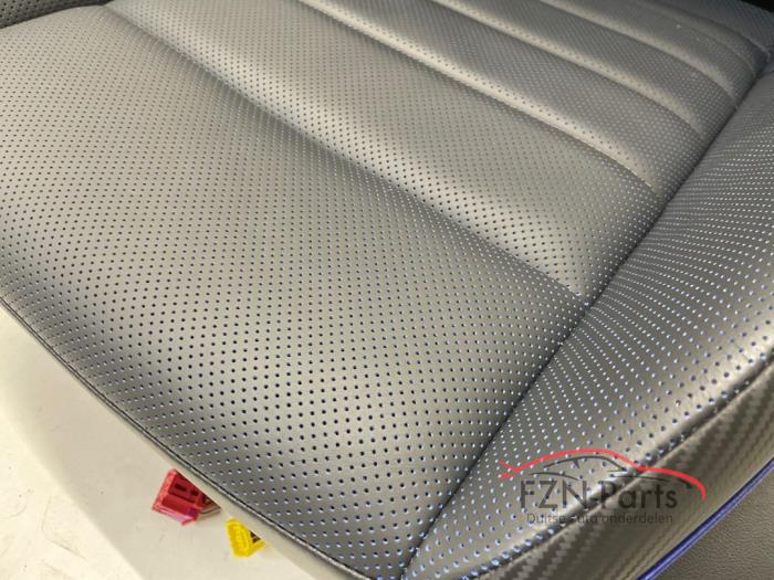 VW Golf 8 R Interieur Leer Carbon