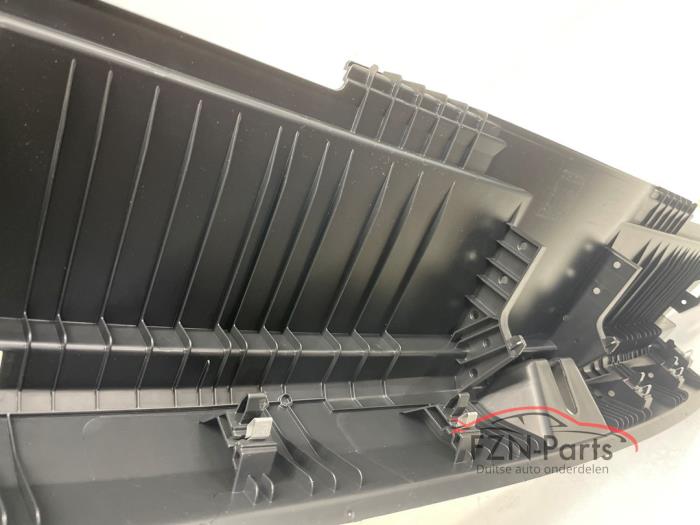 VW Tiguan 571 Achterklep bekleding
