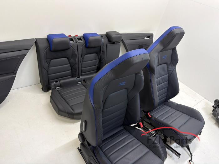 VW Golf 8 R Interieur Leer Carbon
