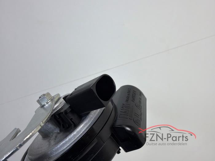 VW Tiguan 571 Claxon Met Houder