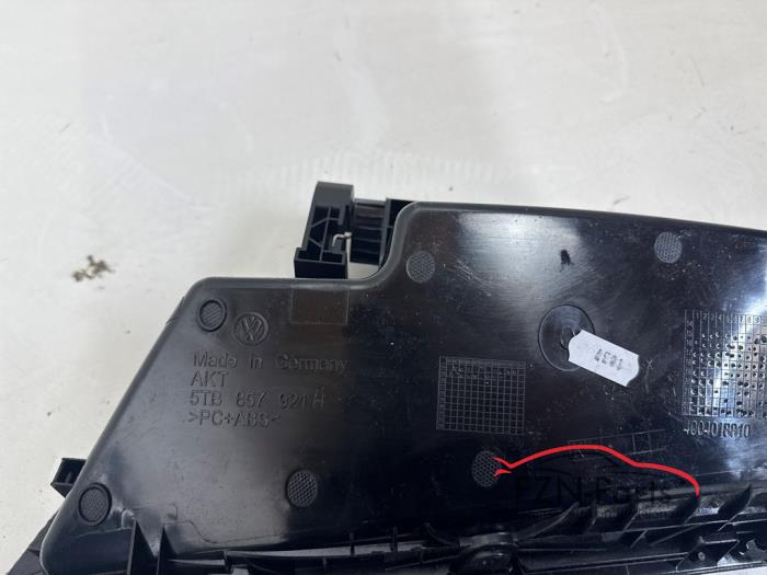 VW Touran 5TA Dashboardkastje
