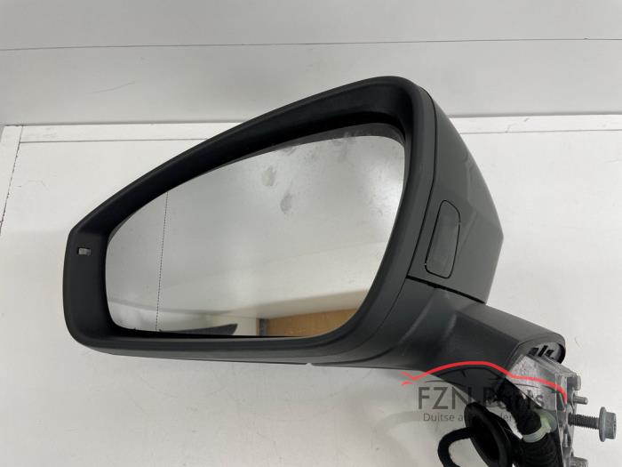 VW Tiguan 571 Zij, Buitenspiegel Links Side-Assist LO41