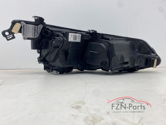 VW Golf 8 Koplamp Links IQ Light