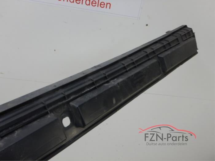 Audi RS3 8V Sideskirt Houder Rechts