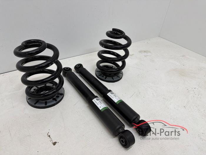 VW Transporter T6 T6.1 Verenset achterzijde Poot + Spiraal