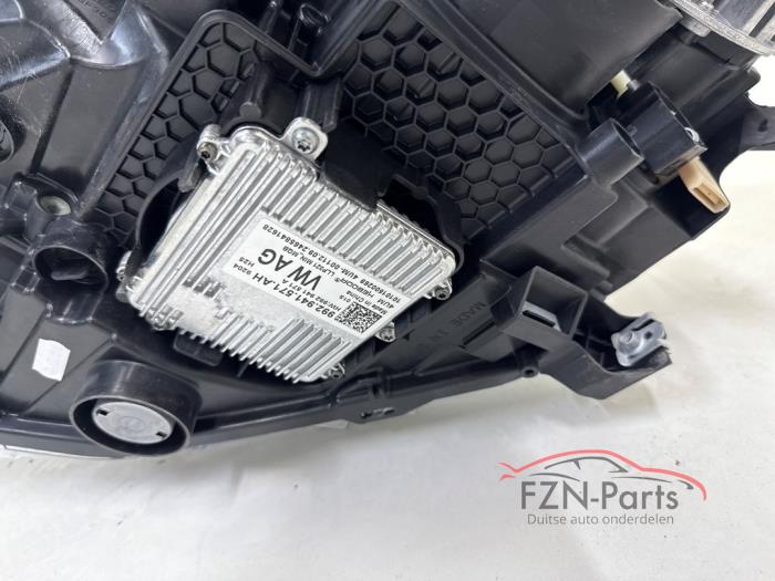 VW Polo 2G Facelift IQ-Light Koplamp Rechts