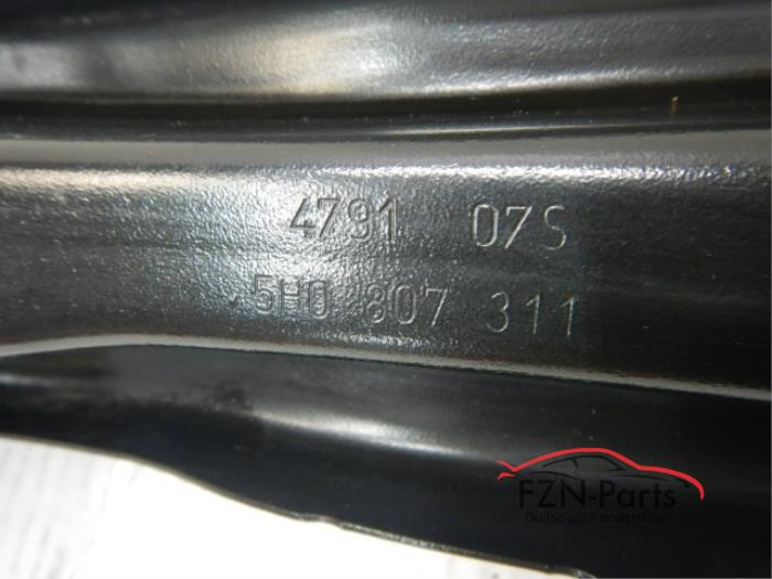 VW Golf 8 Bumperbalk Achterzijde