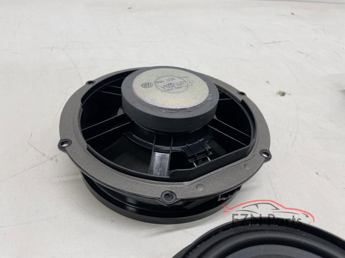 VW Tiguan 571 Harman / Kardon Speakerset