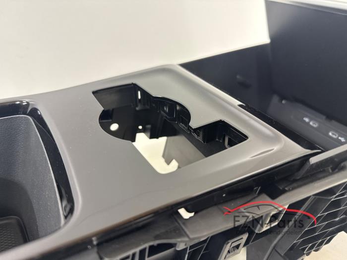 VW Tiguan 571 Middenconsole Hoogglans Zwart