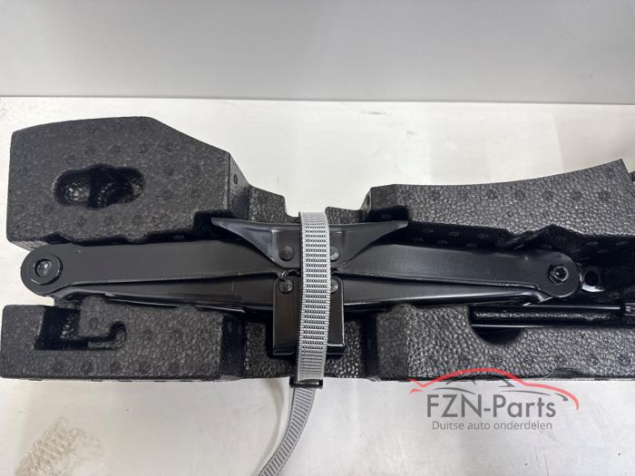 VW Tiguan 571 Krikset + Schuim