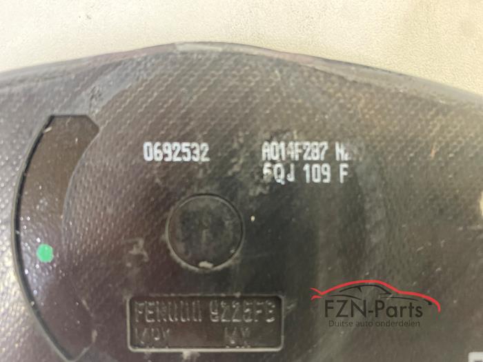 VW Golf 8 GTI Remblokken voorzijde set 4 stuks