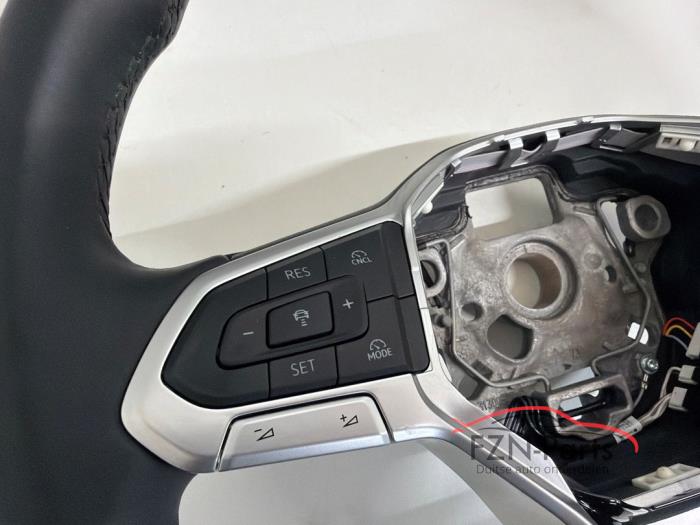 VW Golf 8 Stuur ACC+View+F1 leer