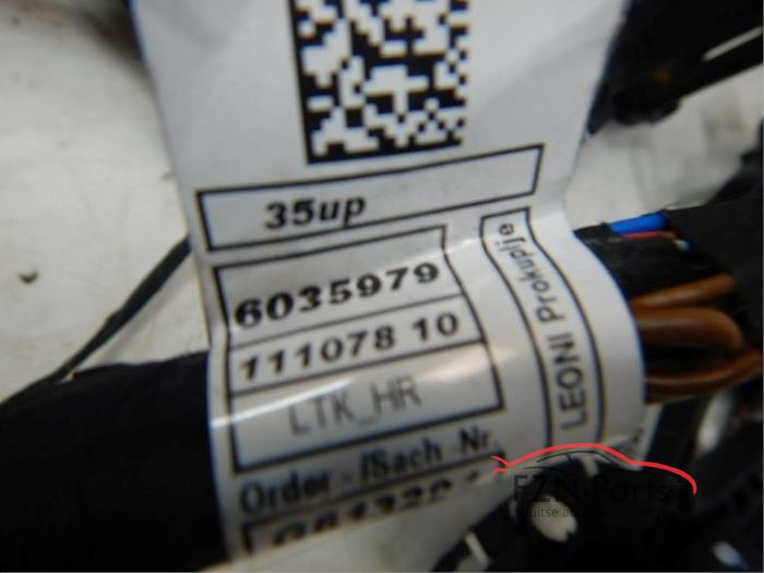 BMW 7-Serie G11 G12 Portier Slot + Kabelboom Rechts- Achter