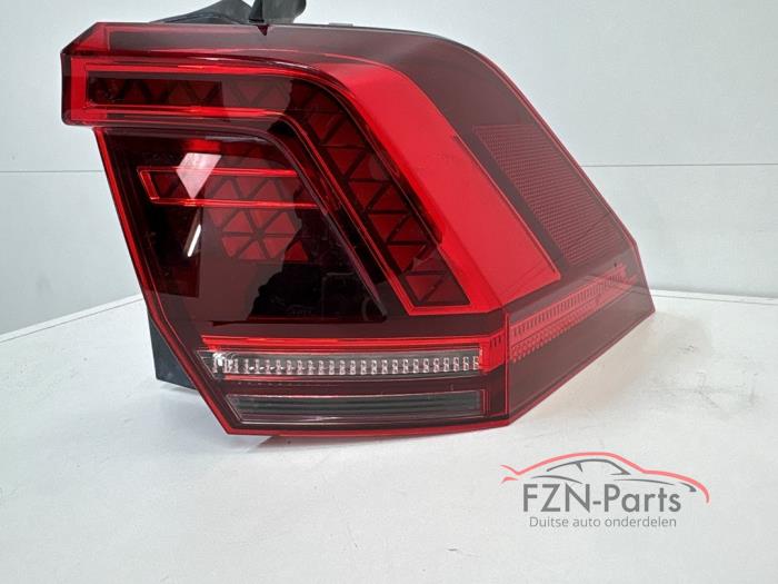 VW Tiguan 5NA Achterlicht Rechts LED Smoke Rechts-buiten