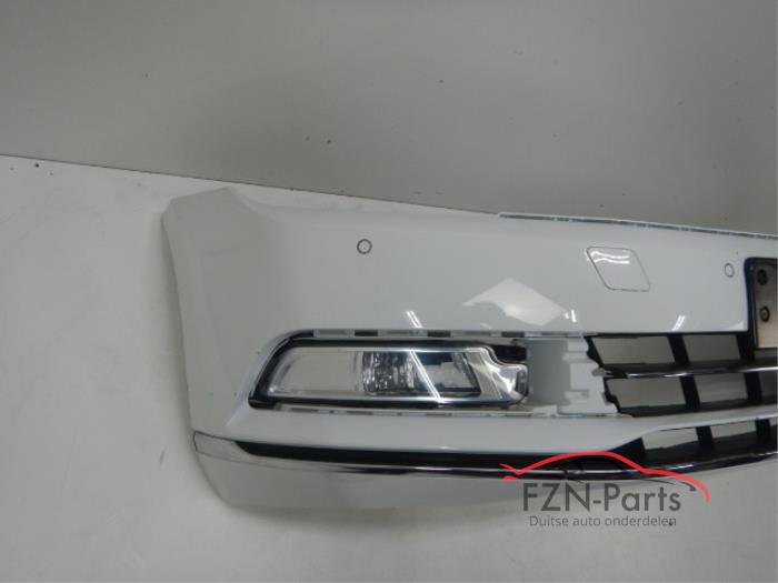 VW Passat B8 Highline Voorbumper 4PDC Mistlampen LC9A