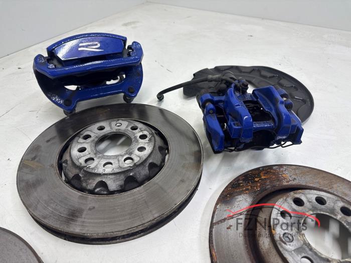 VW Golf 8 R Remset Compleet Voor- En Achterzijde