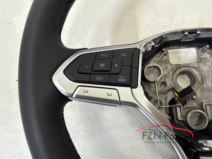 VW Tiguan 571 Stuur MF ACC+VIEW+F1+ Verwarmd Leer