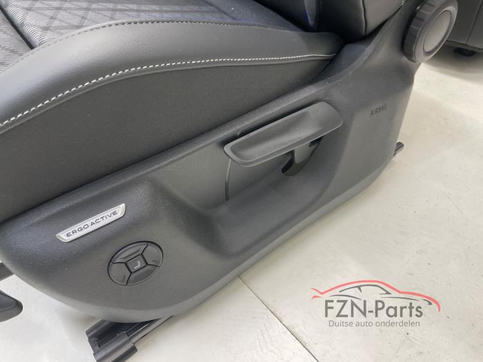 VW Tiguan 571 R-Line Interieur met deurpanelen Leer/Alcantara