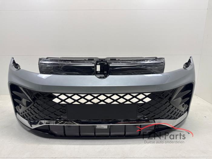 VW Tiguan 571 Front Bumper R-Line with Grille 6PDC LA7W