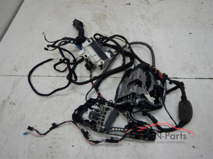 BMW 7-Serie G11 G12 Portier Slot + Kabelboom Rechts- Achter