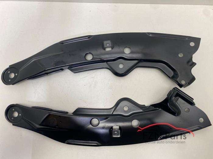 VW Golf 8 Koplamphouder Set L + R