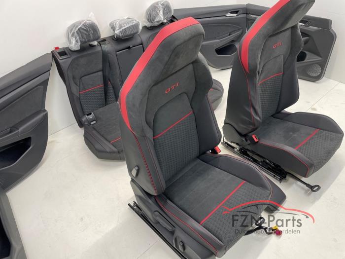VW Golf 8 Facelift GTI Clubsport Interieur Leer Alcantara USA Amerikaans