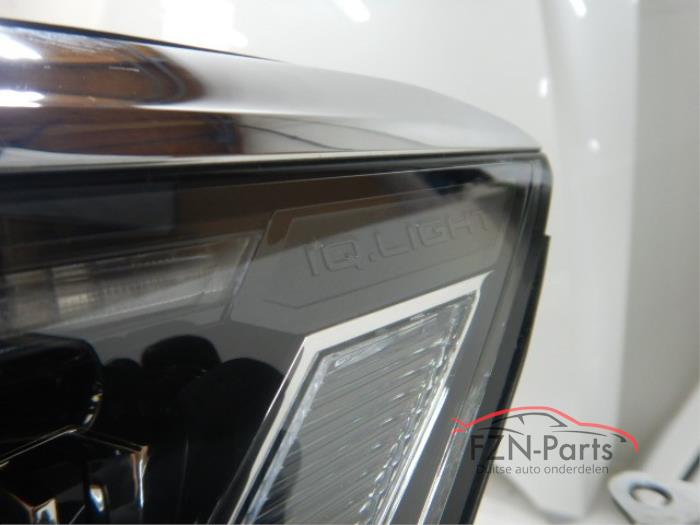 VW Passat B8 FL Variant R - Line Voorkop 2.0 TSI 6PDC L0K1 081P/082P